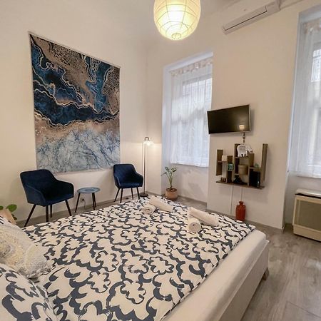 Free Parking, Downtown Apartment Near New York Cafe Budapest Extérieur photo