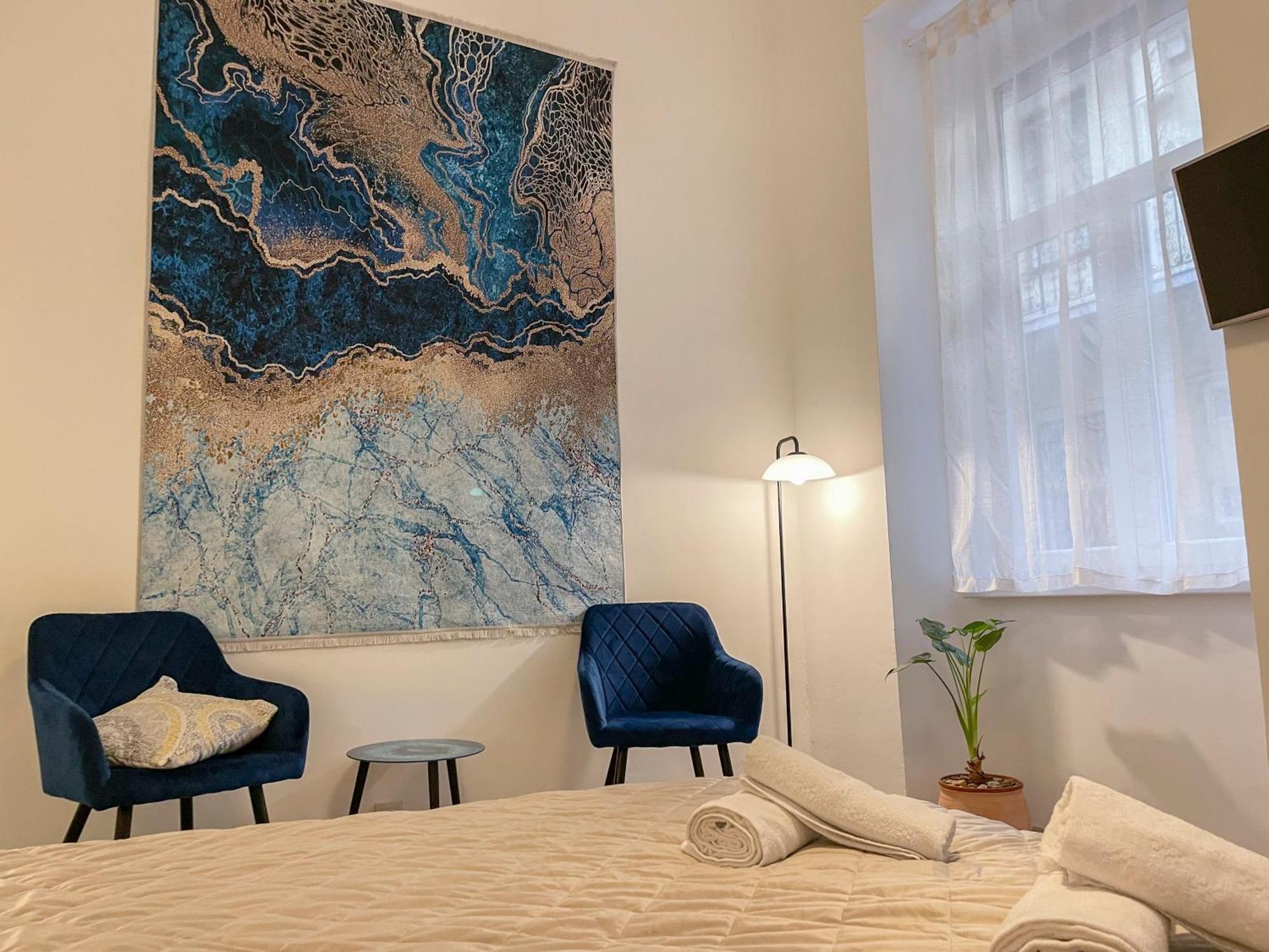 Free Parking, Downtown Apartment Near New York Cafe Budapest Extérieur photo