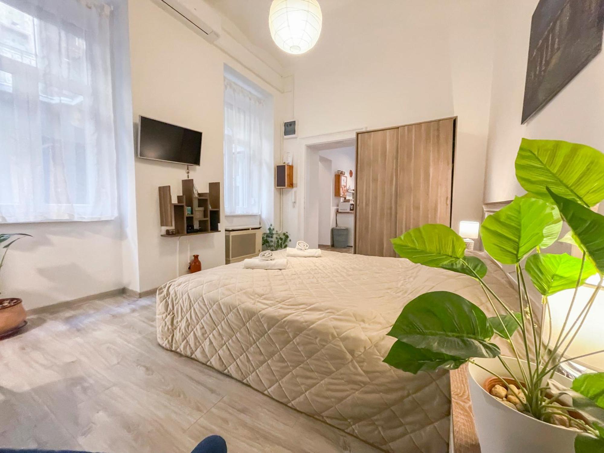 Free Parking, Downtown Apartment Near New York Cafe Budapest Extérieur photo