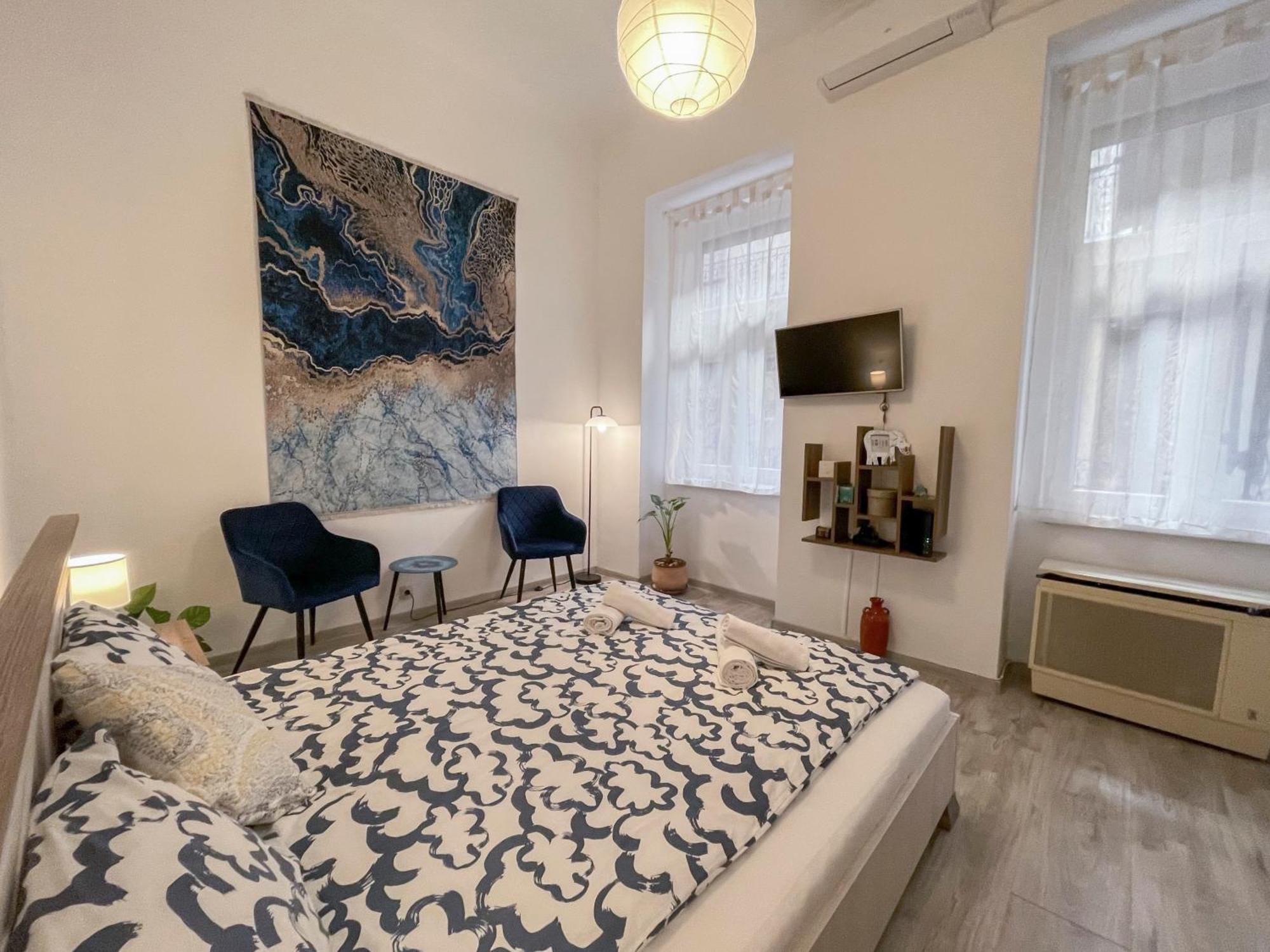 Free Parking, Downtown Apartment Near New York Cafe Budapest Extérieur photo